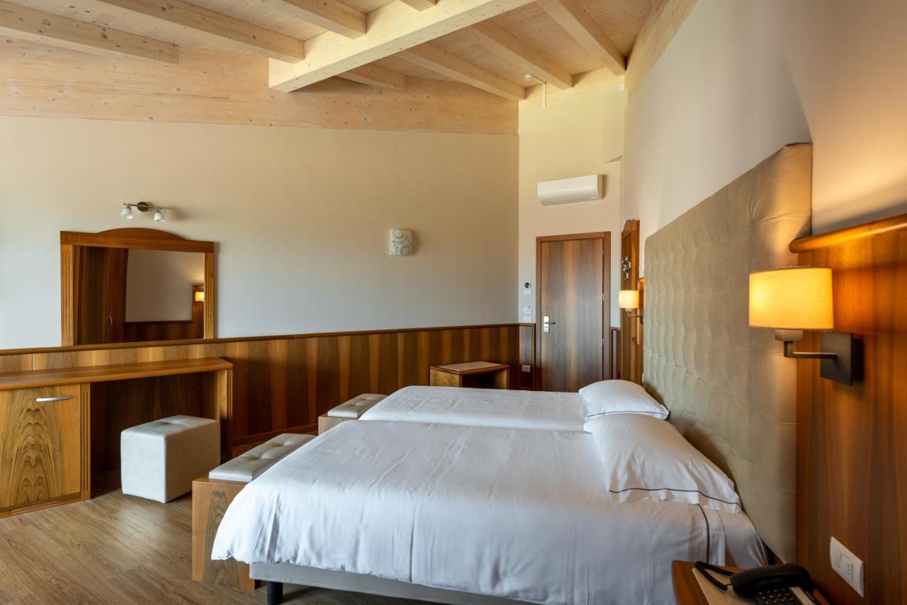 גארדה Hotel Palme & Suite מראה חיצוני תמונה