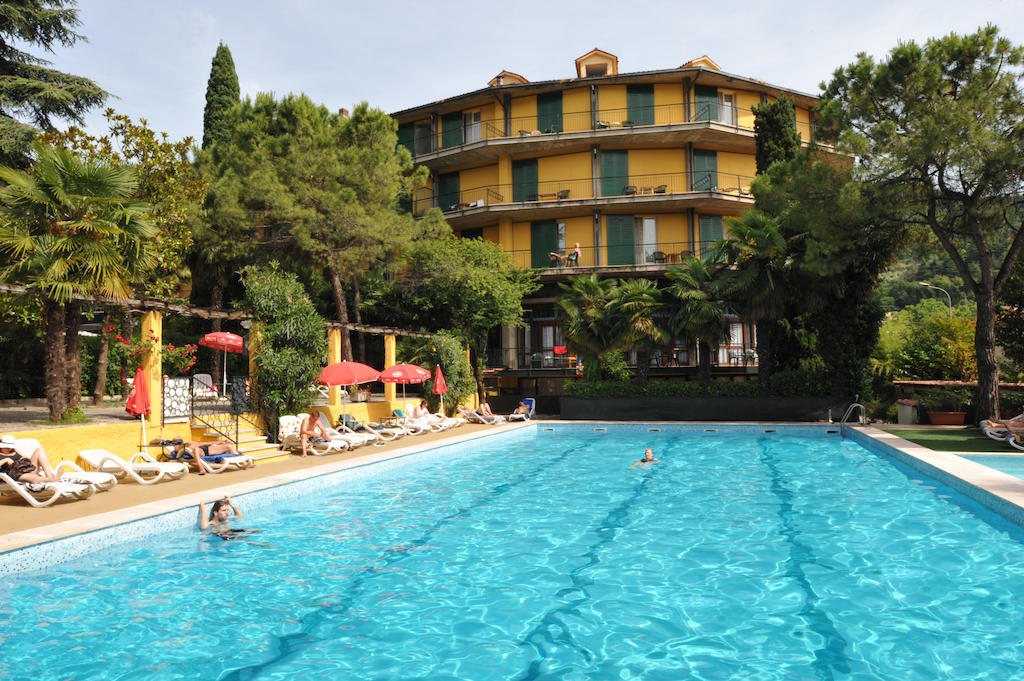 גארדה Hotel Palme & Suite מראה חיצוני תמונה