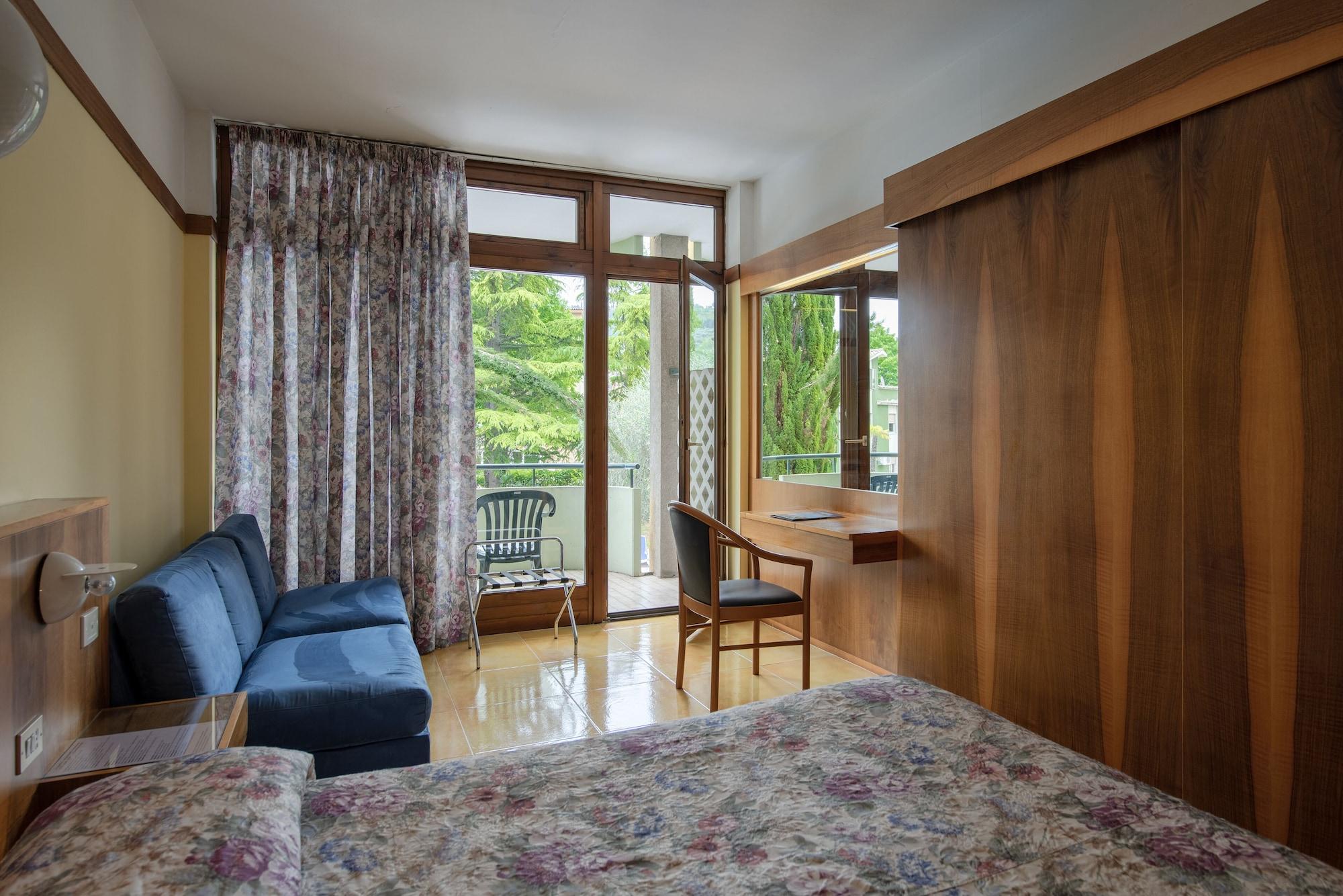 גארדה Hotel Palme & Suite מראה חיצוני תמונה