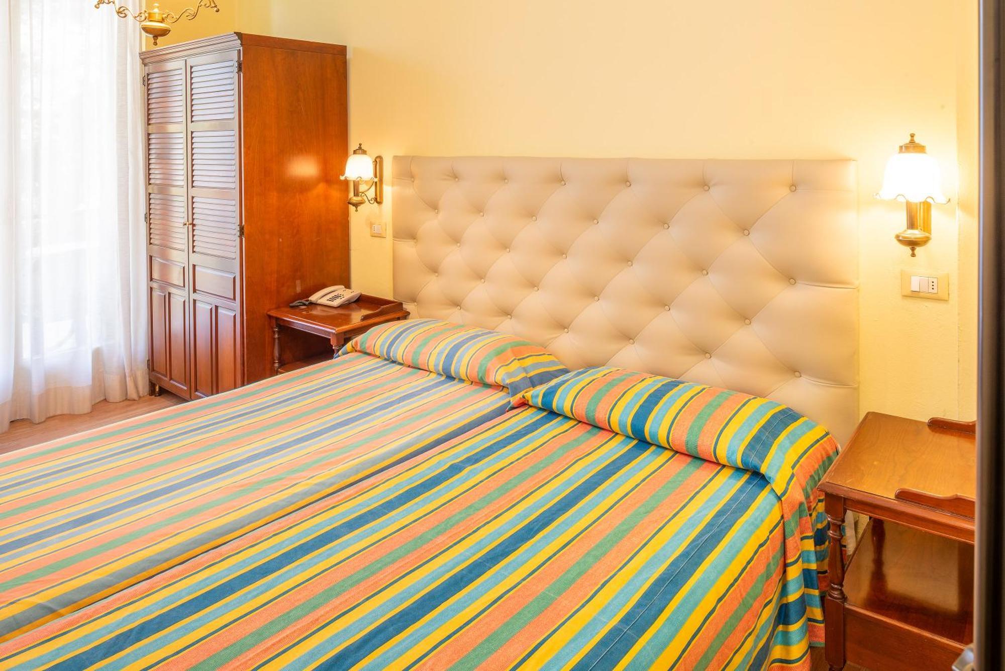 גארדה Hotel Palme & Suite מראה חיצוני תמונה